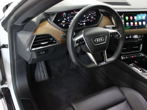 Used 2023 Audi e-tron GT Premium Plus image 18