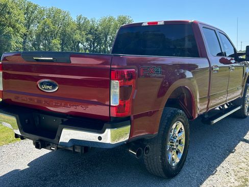 Used 2017 Ford F250 4x4 Crew Cab Super Duty image 8