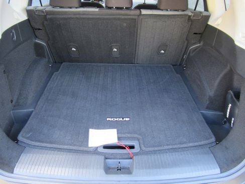 Used 2021 Nissan Rogue SV image 20