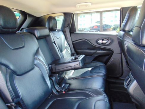 Used 2014 Jeep Cherokee Limited image 23