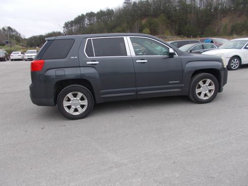 Used 2010 GMC Terrain SLE image 4