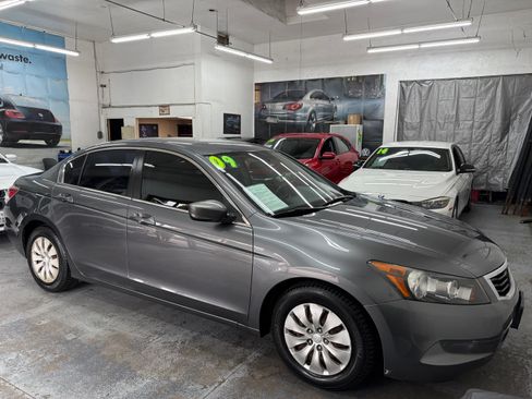 Used 2009 Honda Accord LX Sedan image 10