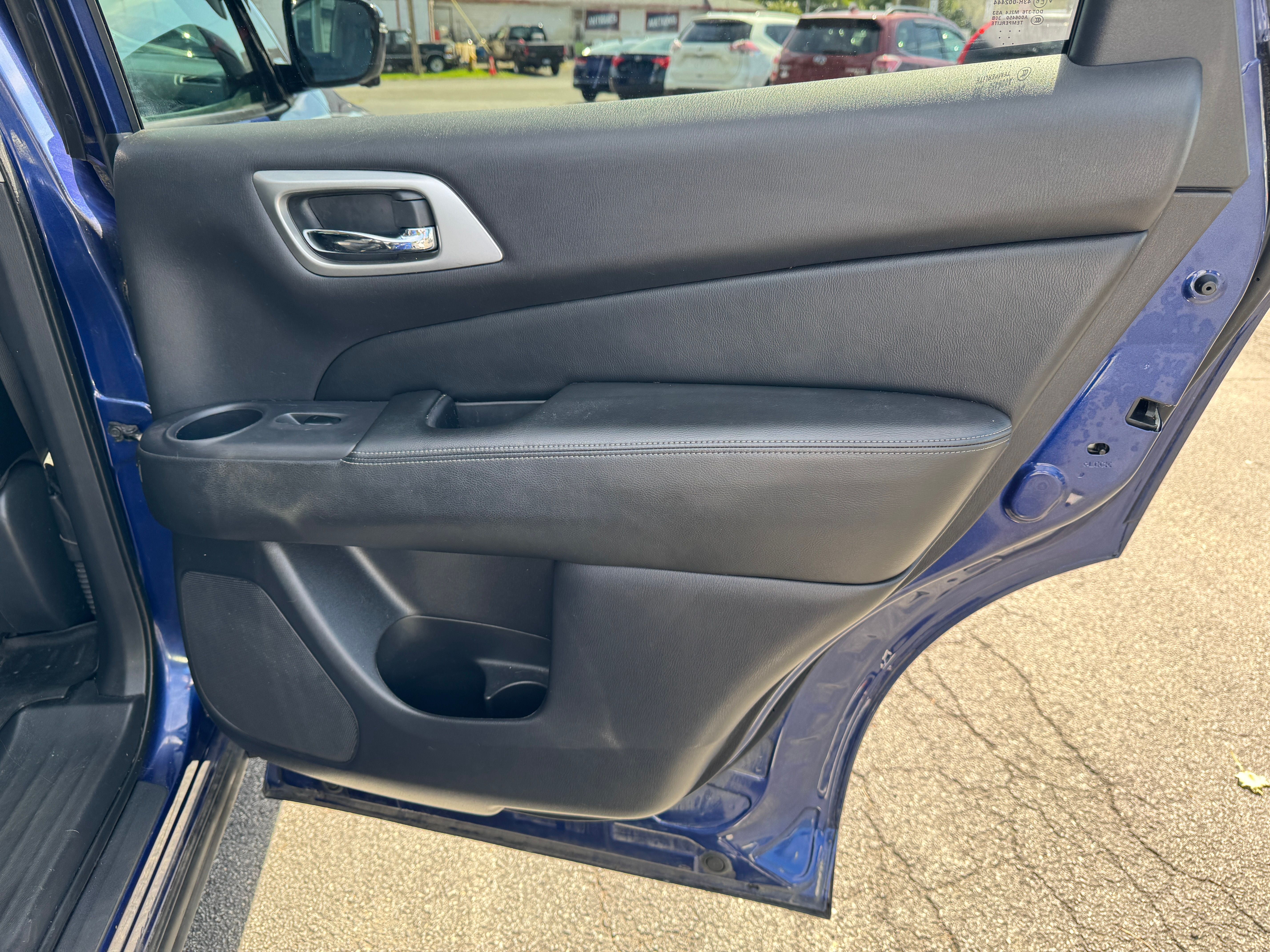 Used 2017 Nissan Pathfinder 4WD SL w/ Premium Package image 21