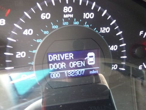 Used 2011 Toyota Camry XLE image 22