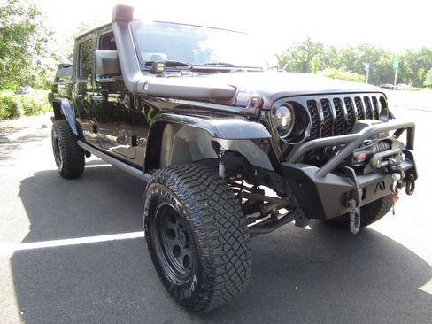 Used 2021 Jeep Gladiator Sport image 9