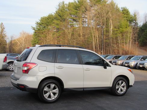 Used 2016 Subaru Forester 2.5i Premium image 8