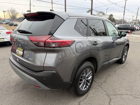 Used 2023 Nissan Rogue S image 29