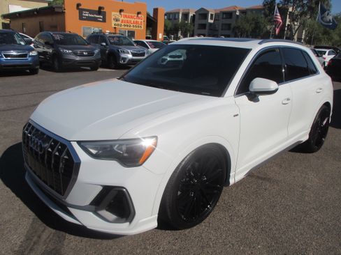 Used 2020 Audi Q3 quattro 2.0T Premium w/ S Line AWD/4WD image 18