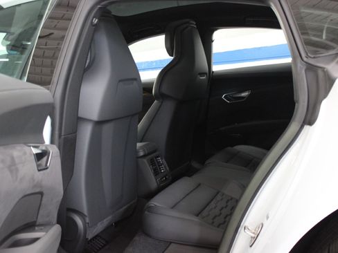 Used 2023 Audi e-tron GT Premium Plus image 36