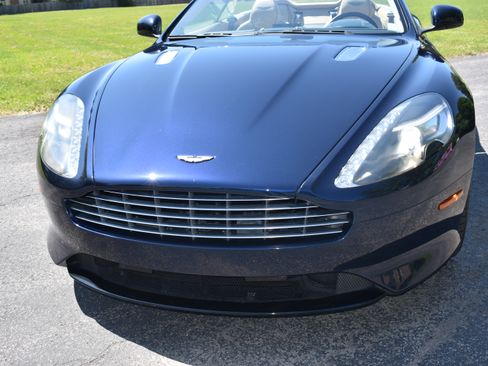 Used 2016 Aston Martin DB9 GT Volante RWD image 21