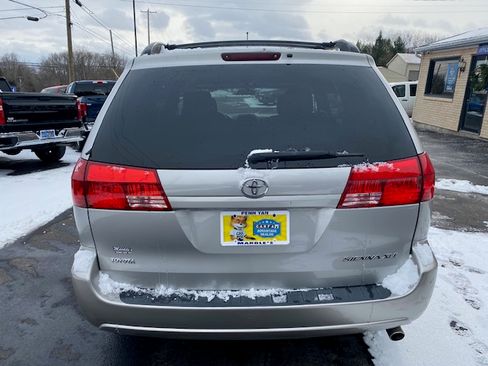 Used 2004 Toyota Sienna XLE image 6