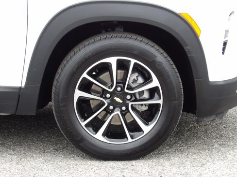 Used 2025 Chevrolet TrailBlazer FWD LT image 7