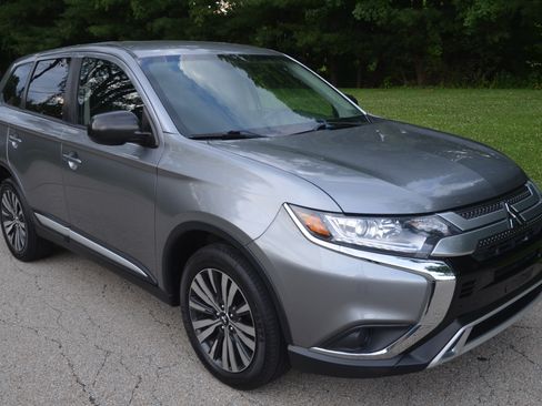 Used 2019 Mitsubishi Outlander 4WD ES image 7
