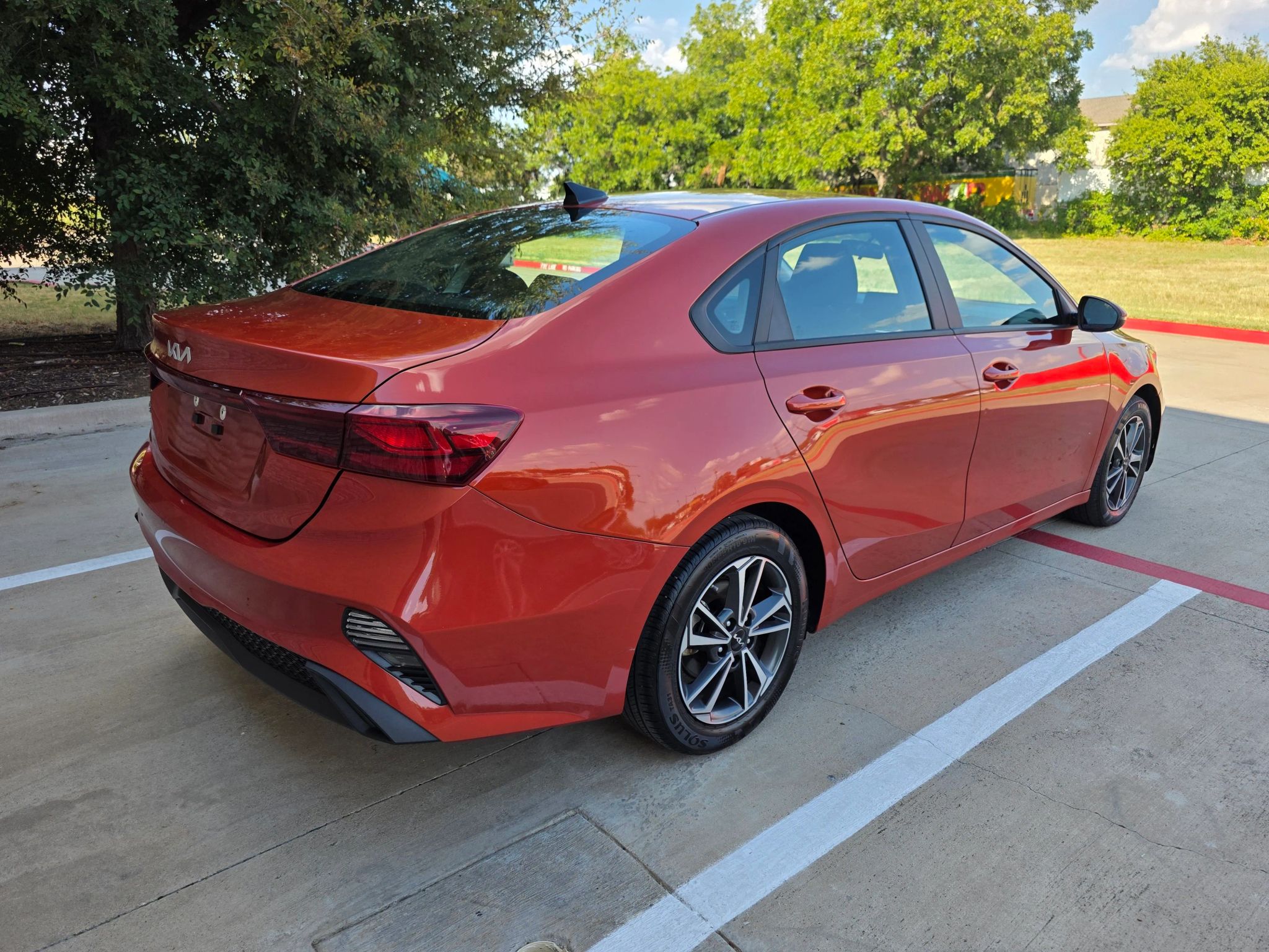 Used 2023 Kia Forte Sedan FWD image 4