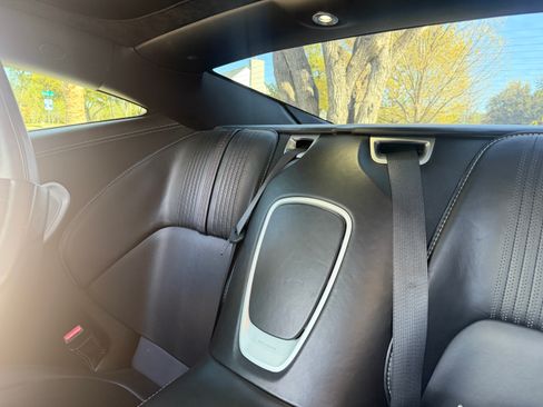 Used 2017 Aston Martin DB11 V12 Coupe RWD image 18