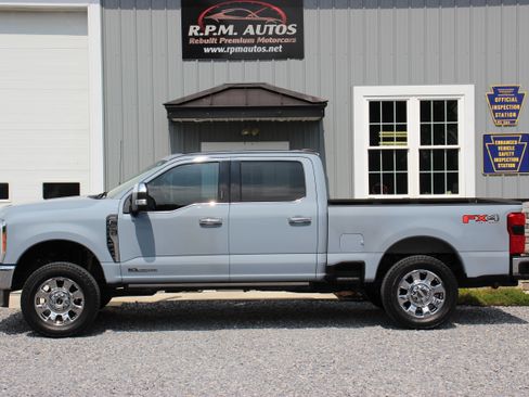 Used 2024 Ford F250 4x4 Crew Cab Super Duty image 4