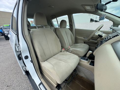 Used 2011 Nissan Versa 1.8 S Hatchback FWD image 19