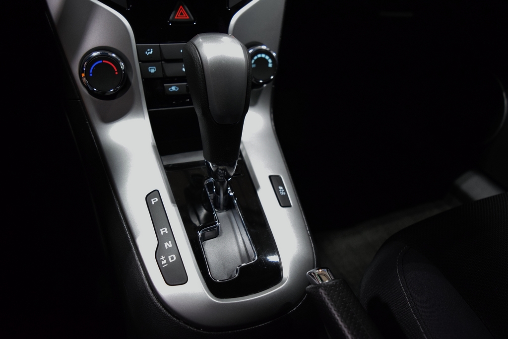 Used 2015 Chevrolet Cruze LT FWD image 26