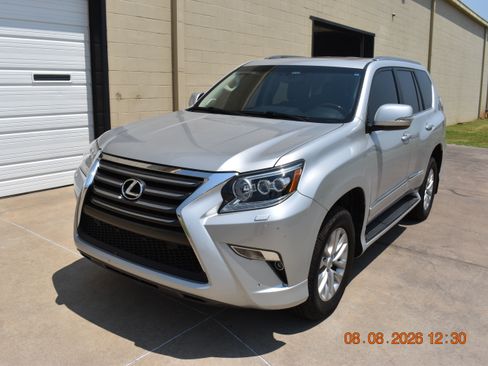 Used 2016 Lexus GX 460 GX 460 Premium Sport Utility 4 AWD/4WD image 3