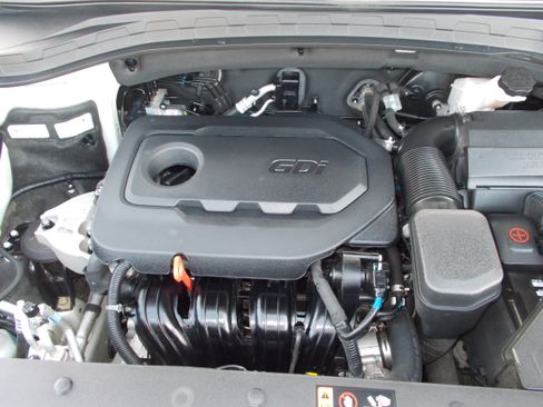 Used 2020 Hyundai Santa Fe SE image 13