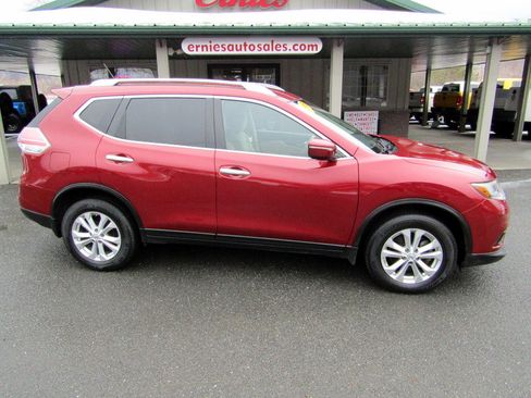 Used 2015 Nissan Rogue SV image 1
