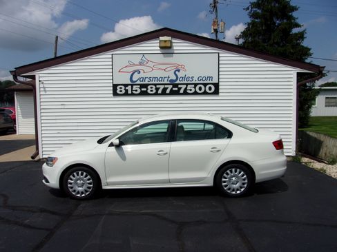 Used 2013 Volkswagen Jetta SE Sedan FWD image 1