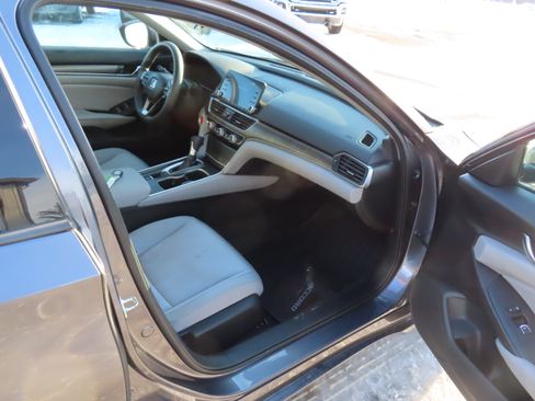 Used 2018 Honda Accord LX image 22