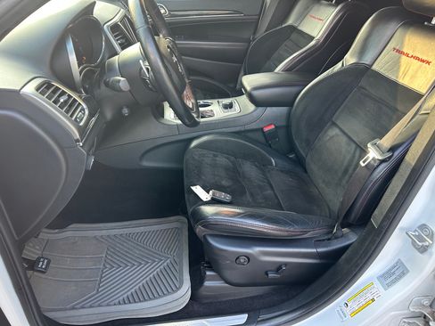 Used 2017 Jeep Grand Cherokee 4WD Trailhawk image 9