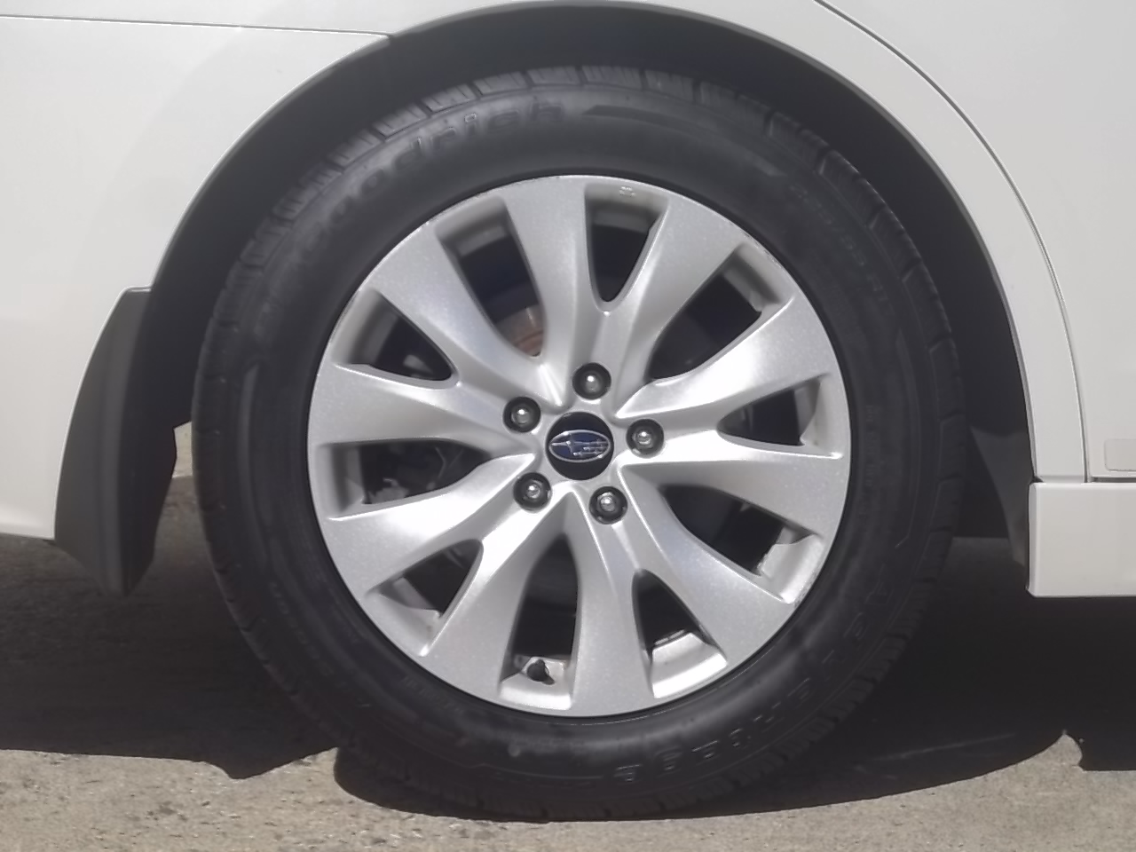 Used 2015 Subaru Legacy 2.5i Premium AWD/4WD image 16