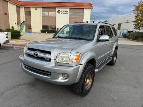 Used 2006 Toyota Sequoia SR5 image 3