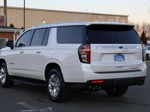 Used 2021 Chevrolet Suburban Premier image 8
