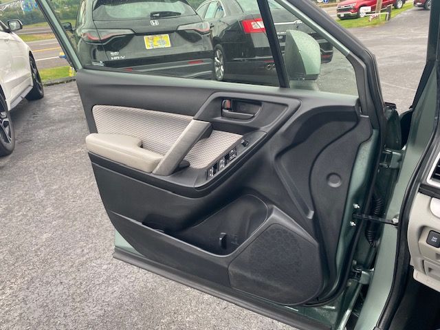 Used 2018 Subaru Forester 2.5i Premium AWD/4WD image 12