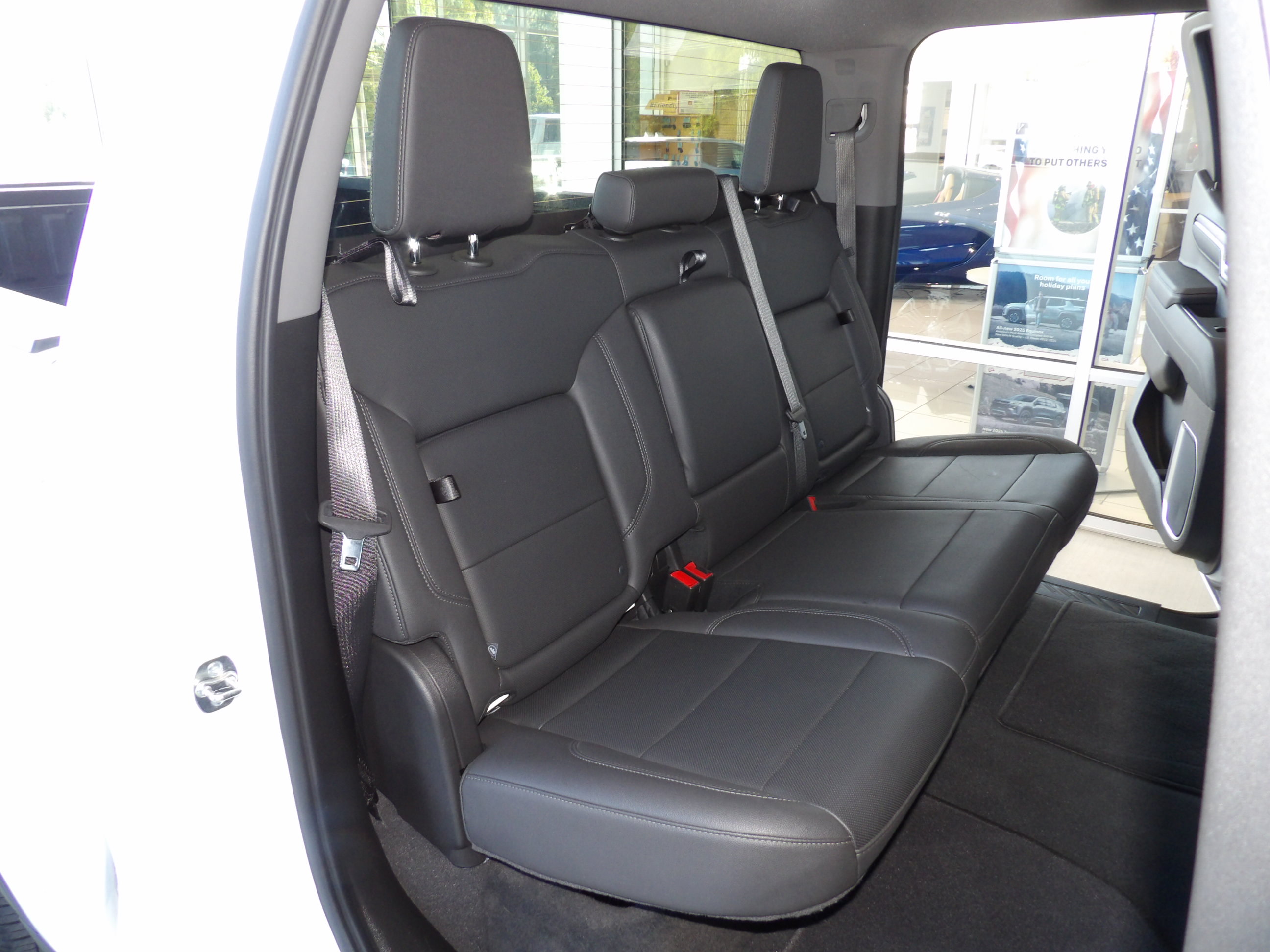 Used 2026 GMC Sierra 1500 4x4 Crew Cab SLT image 23