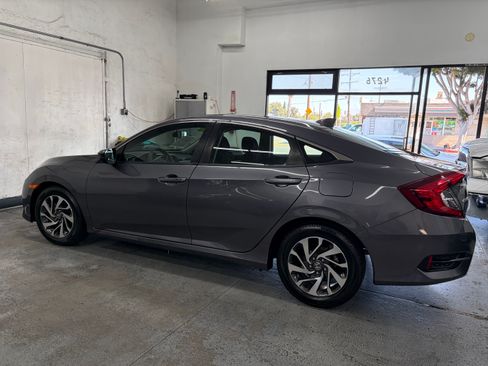 Used 2018 Honda Civic EX Sedan image 3