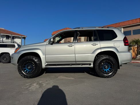 Used 2005 Lexus GX 470 image 3