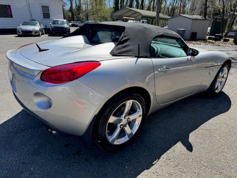 Used 2008 Pontiac Solstice GXP image 5