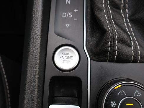 Used 2023 Volkswagen Atlas SEL image 23