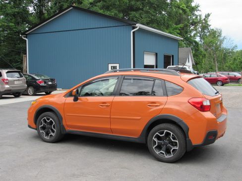 Used 2013 Subaru XV Crosstrek 2.0i Premium AWD/4WD image 4