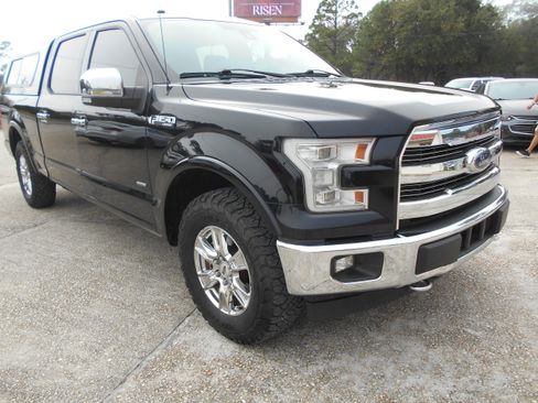 Used 2017 Ford F150 Lariat image 2