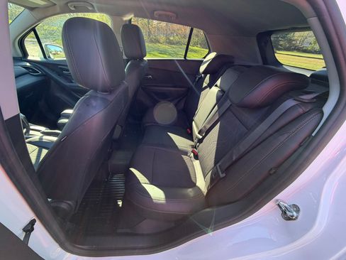 Used 2022 Chevrolet Trax LT image 23