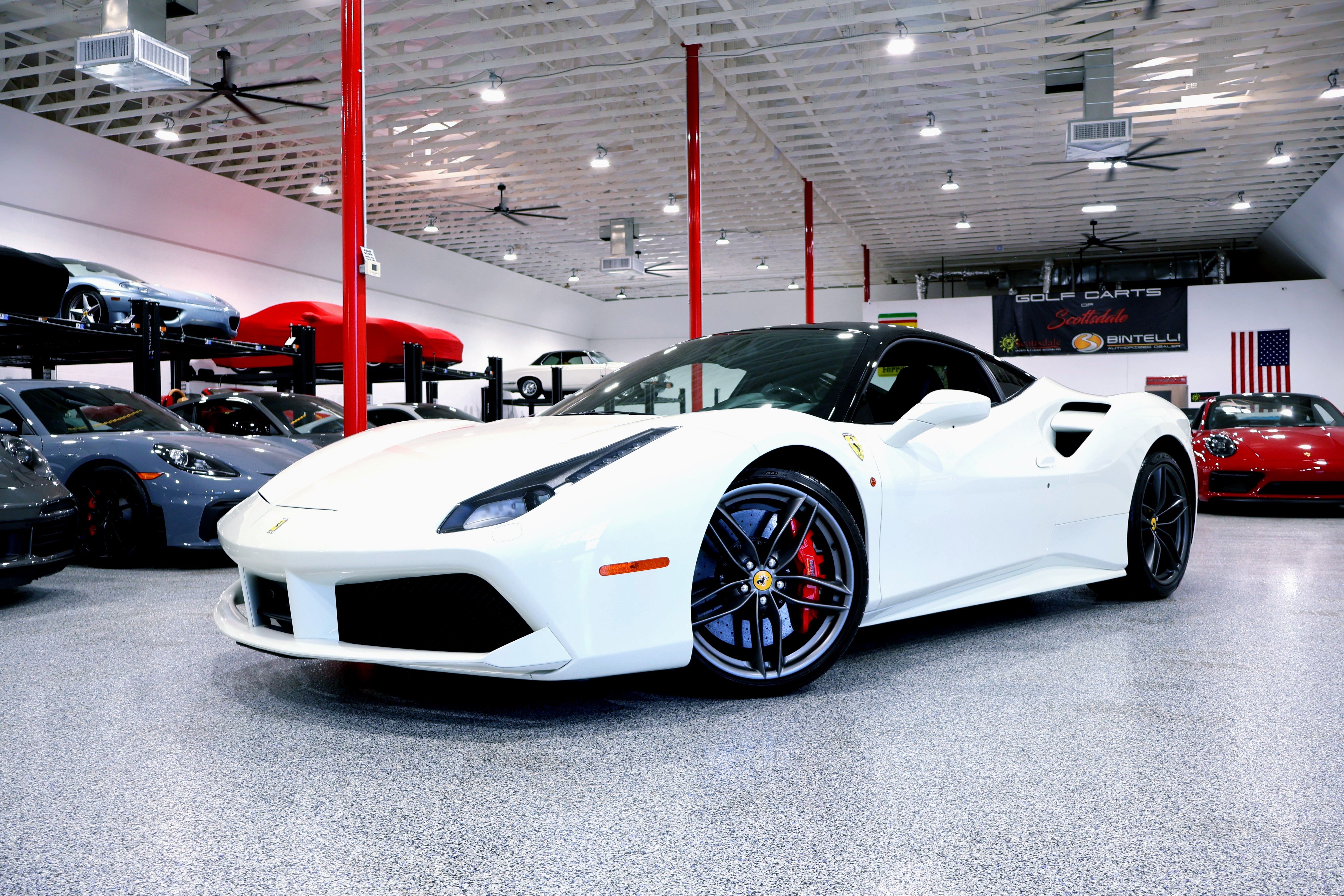 Used 2016 Ferrari 488 GTB RWD image 4