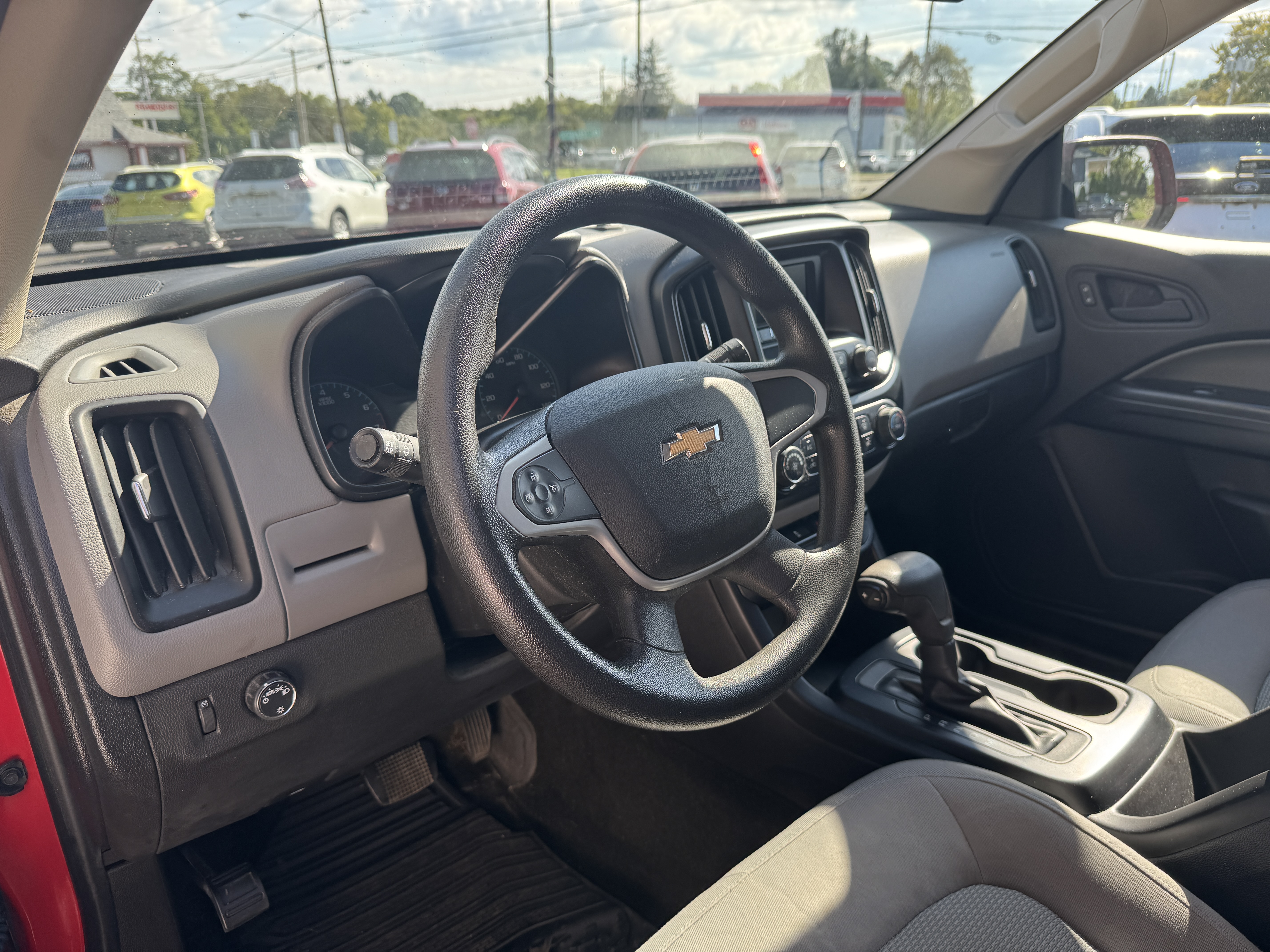 Used 2015 Chevrolet Colorado 2WD Extended Cab W/T image 8