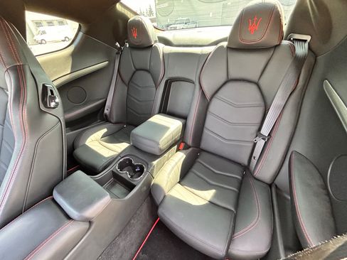 Used 2016 Maserati GranTurismo Sport image 17