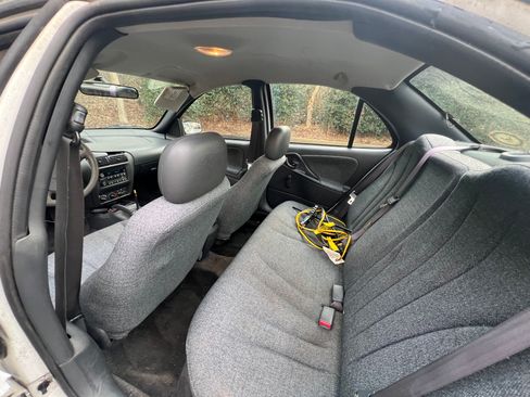 Used 2005 Chevrolet Cavalier image 9