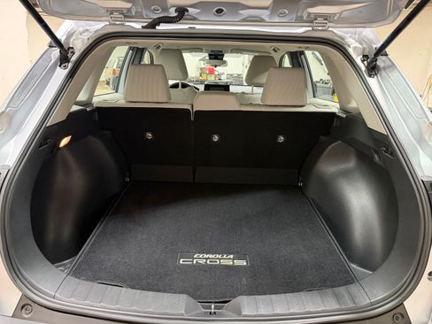 Used 2022 Toyota Corolla Cross L image 21