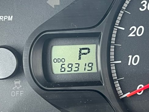 Used 2013 Toyota Sienna LE image 11