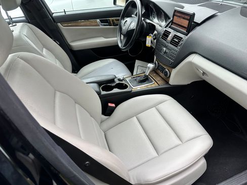 Used 2010 Mercedes-Benz C 350 Sport image 14