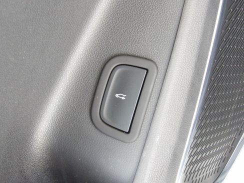Used 2026 GMC Acadia FWD Elevation image 14