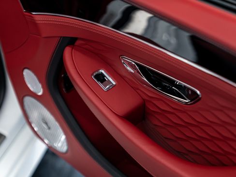 Used 2025 Bentley Continental GTC Speed image 34
