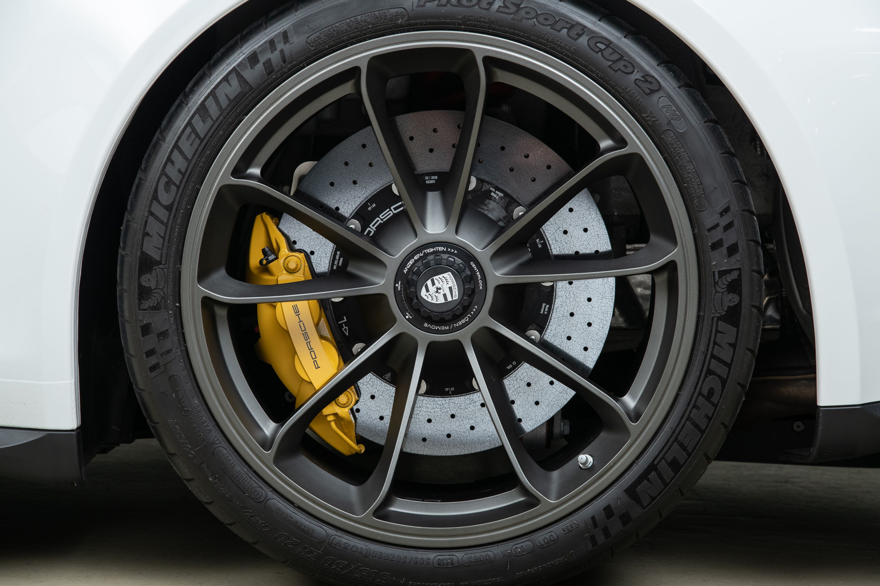 Used 2016 Porsche 911 R RWD image 54